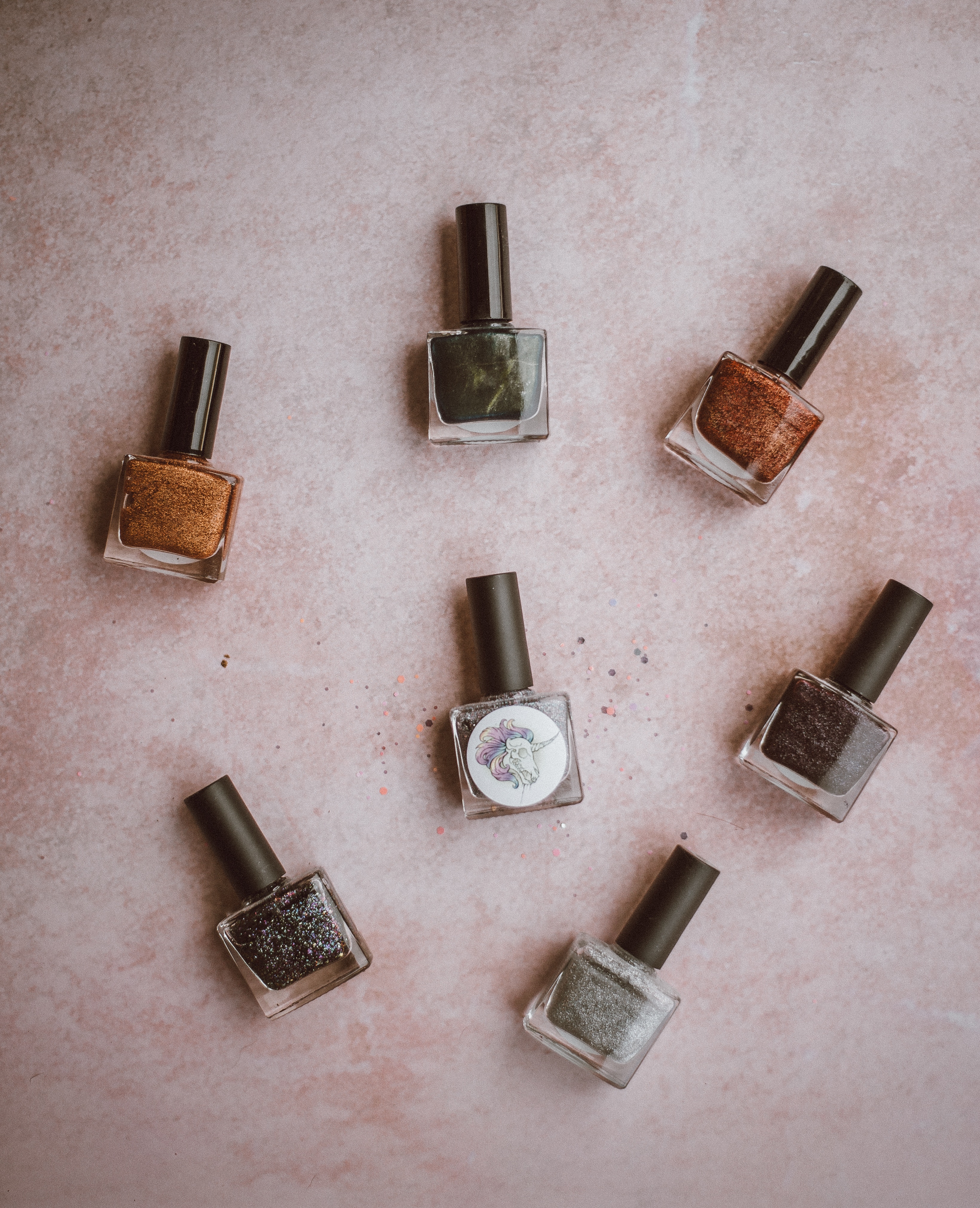 NAIL POLISH AND NAIL HACKS EVERY GIRL SHOULD KNOW
