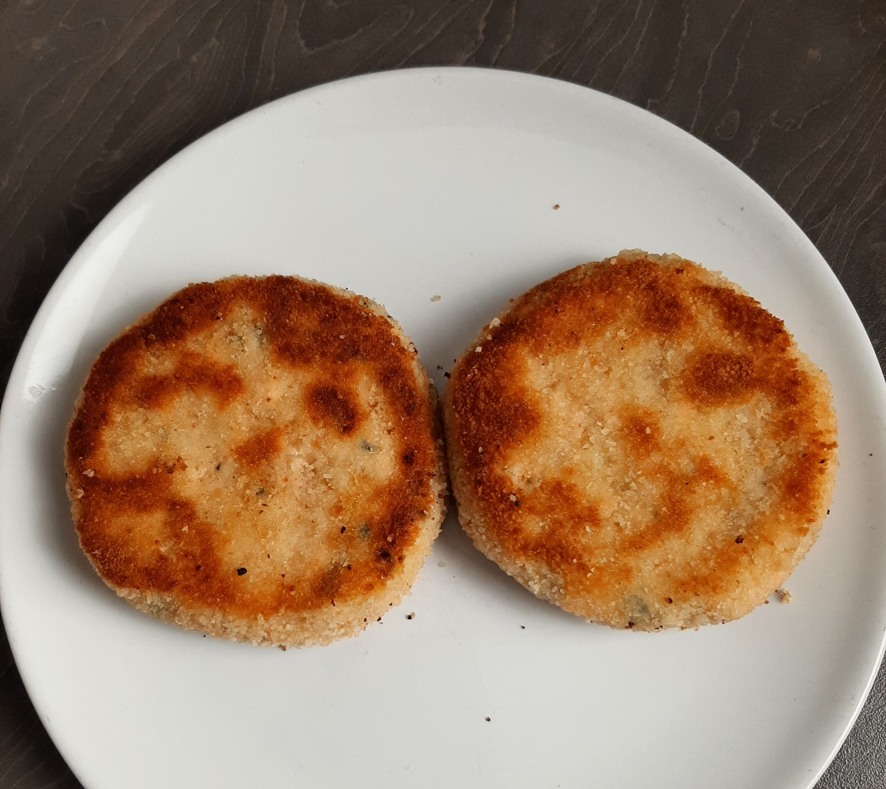 POTATO AND SALMON FISH CAKES