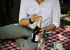 5 ROMANTIC VALENTINES DATE IDEAS WITHOUT BREAKING THE BANK