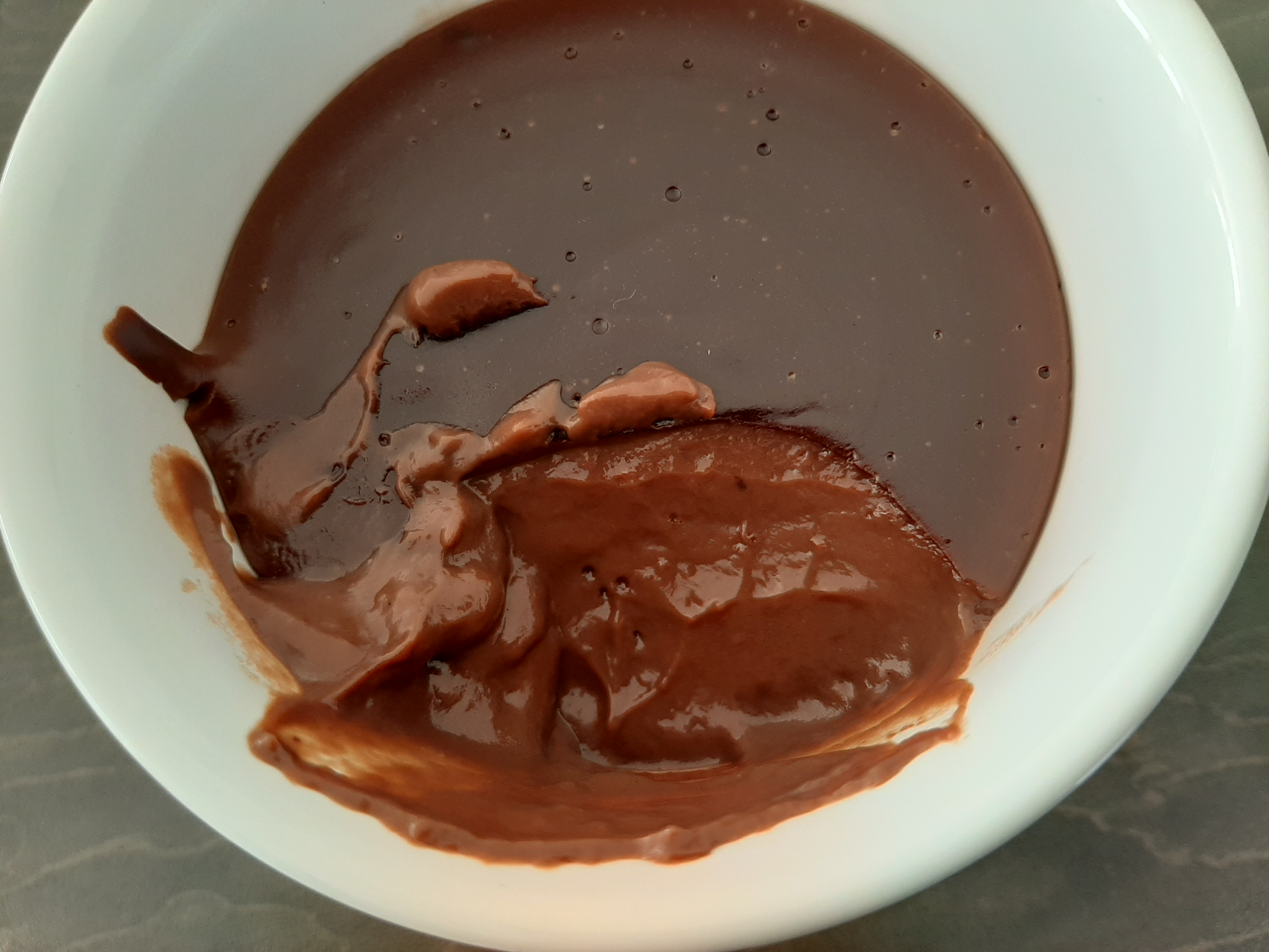 SIMPLE HOMEMADE CHOCOLATE PUDDING