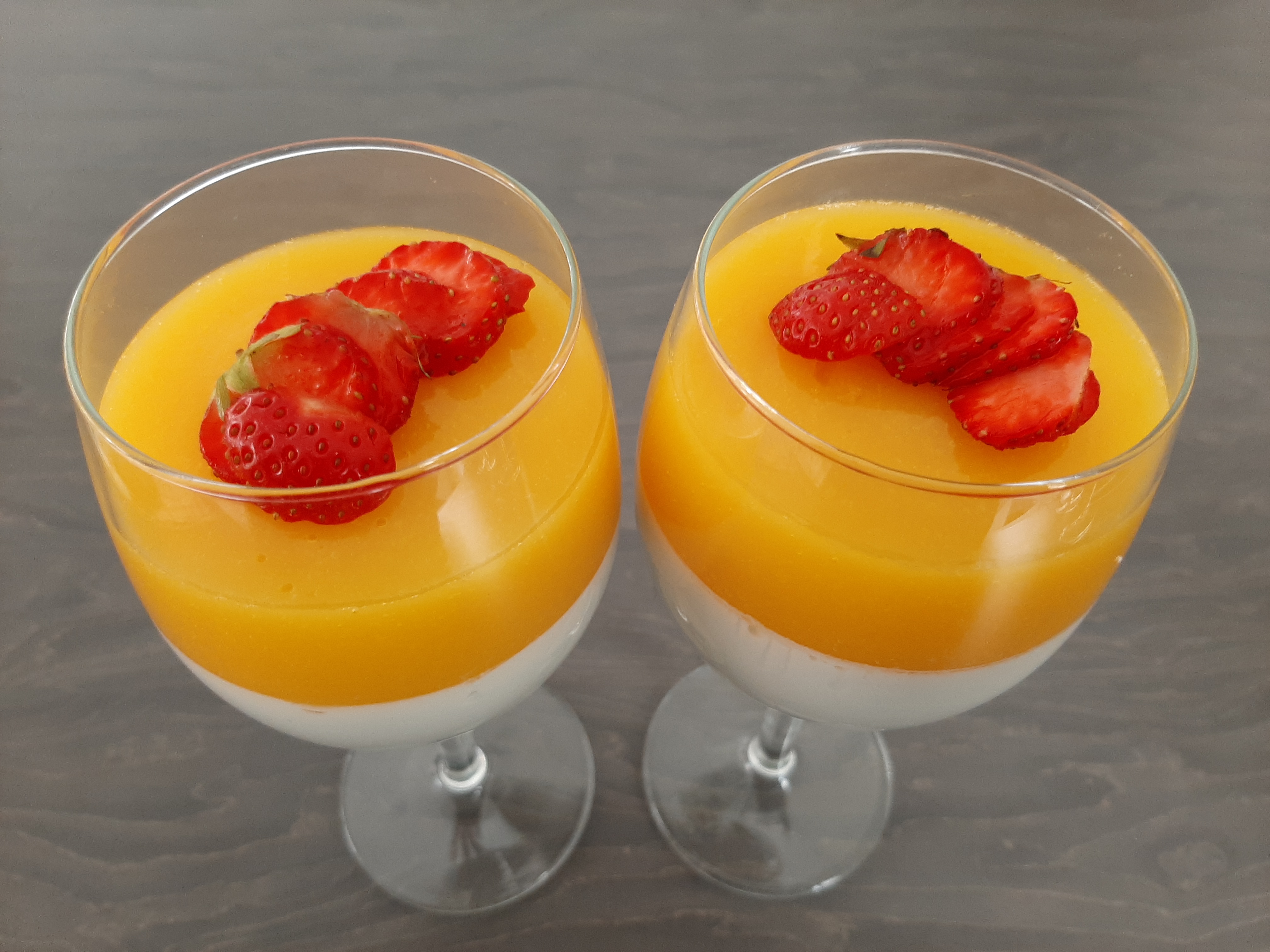 HOW TO MAKE COCONUT MANGO PANNA COTTA